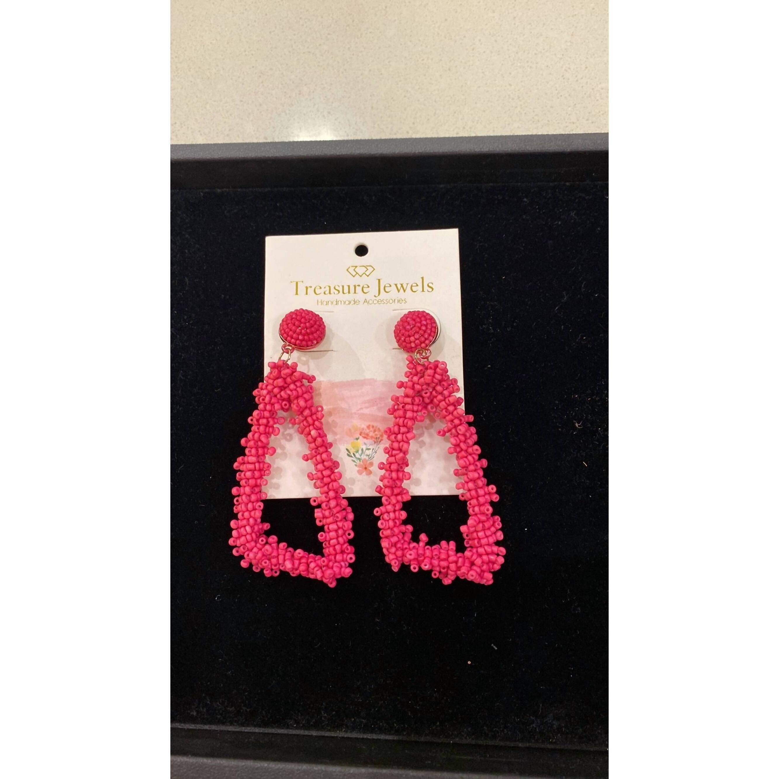 New Treasure Jewels Beaded Triangle Earring In Pink